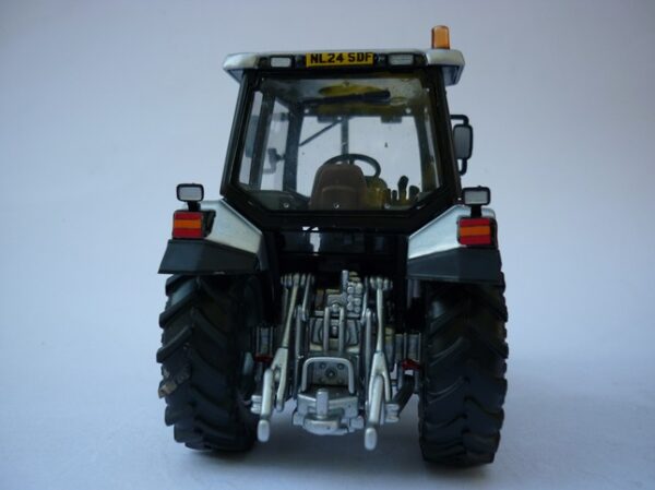 New Holland 7740 SLE silver - Image 5